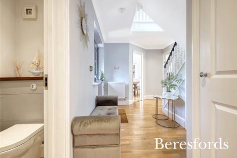 2 Ayletts, Broomfield, Chelmsford, CM1 7LE