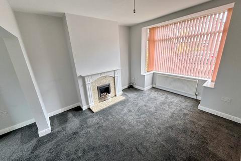 3 bedroom property to rent, Dunsters Avenue, Brandlesholme, Bury, BL8 1EF