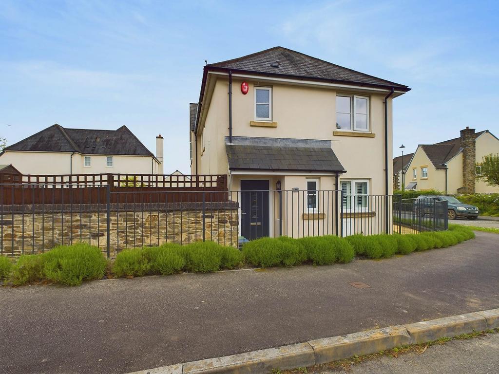 Werrington Drive, Callington 3 bed house for sale £260,000