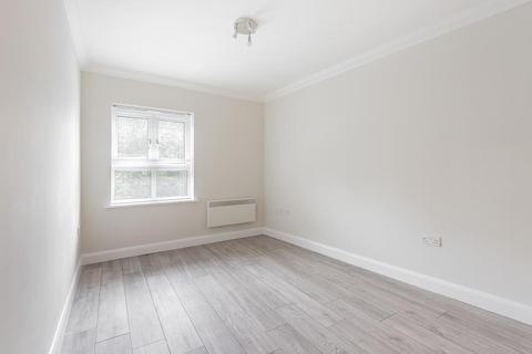 2 bedroom flat for sale, Heathside Crescent,  Woking,  Surrey,  GU22