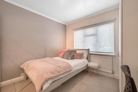 34 Hamilton Avenue, Sutton, SM3 9RL
