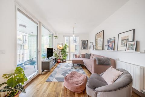1 bedroom flat for sale, Gooch House, Telcon Way London SE10