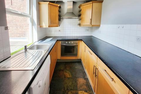 2 bedroom flat to rent, Highfield Avenue, Sale, Greater Manchester, M33