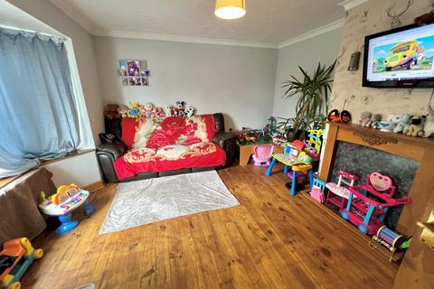 123 Fengate, Peterborough, PE1 5BA
