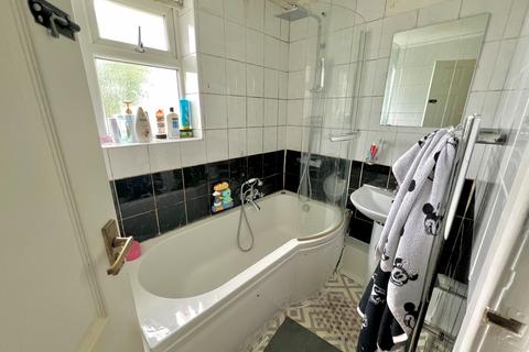 123 Fengate, Peterborough, PE1 5BA