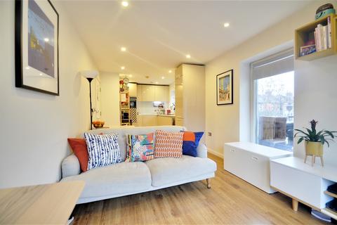 1 bedroom apartment for sale, at Pitt House, 11 Loxford Gardens, London N5