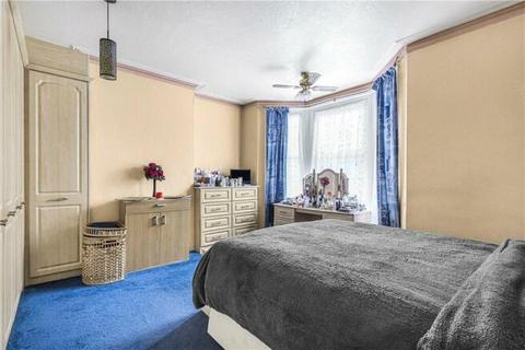 3 bedroom terraced house for sale, Whitehorse Road, Croydon, CR0
