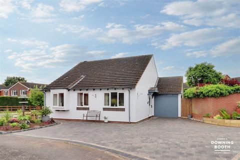 2 bedroom detached bungalow for sale, Hartslade, Lichfield WS14