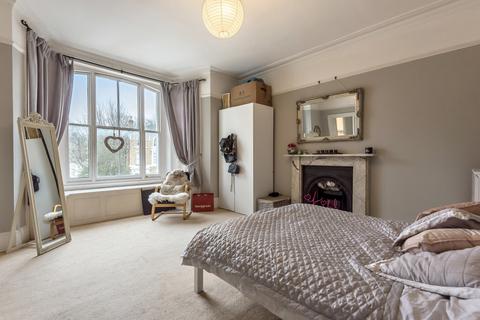 1 bedroom apartment for sale, Granville Park, London