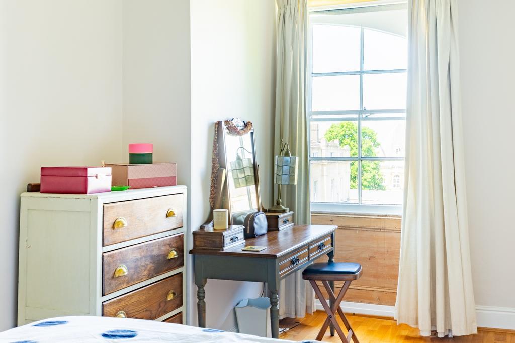 Principal bedroom aspect
