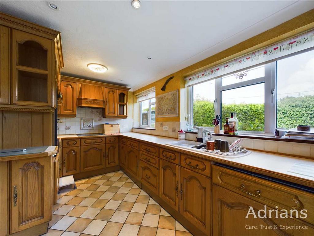 Kitchen /