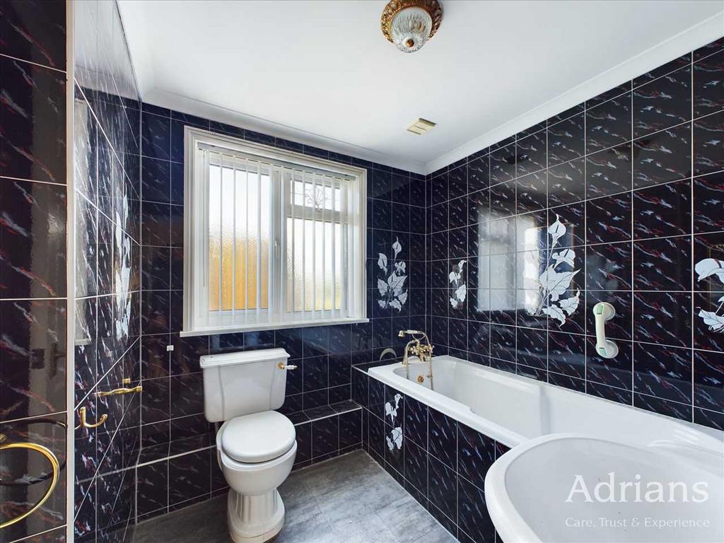Main bathroom
