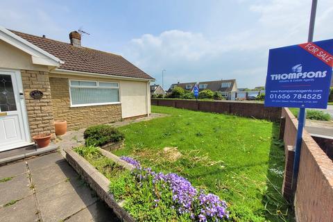 3 bedroom bungalow for sale, CURLEW ROAD, REST BAY, PORTHCAWL, CF36 3QA