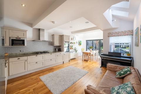 4 bedroom end of terrace house for sale, Yorke Road, Reigate, RH2