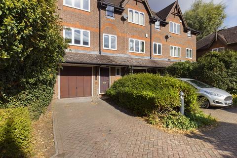 3 bedroom townhouse to rent, Mariners Way, Cambridge, Cambridgeshire