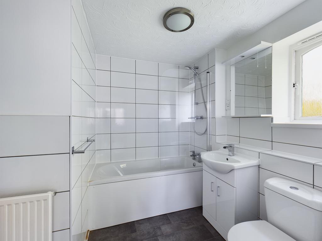 House in Cambridge, Lynfield Court, Chesterton - More
