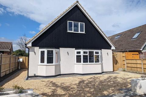 4 bedroom detached house for sale, Leamington Crescent, Lee-On-The-Solent, Hampshire, PO13