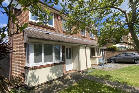 3 bedroom semi-detached house to rent, Yewtree Grove, Kesgrave IP5
