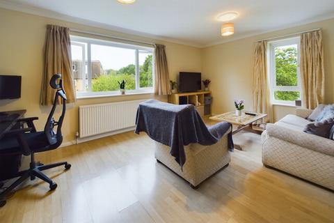 8, Muirfield Court Caxton Way, Haywards Heath, RH16 3TE
