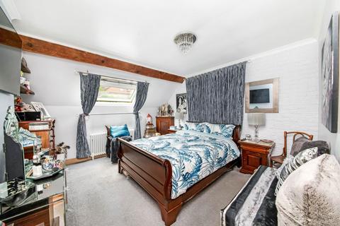 2 bedroom cottage for sale, St. Johns Court, Holmfirth, HD9