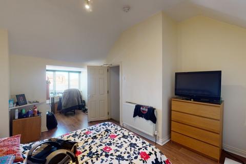 3 bedroom house share to rent, 25 Goodliffe Street, Nottingham, NG7 6FZ