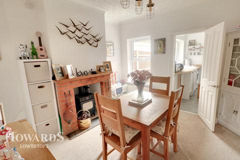 3 bedroom terraced house for sale, Market Place, Kessingland