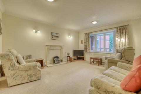 2 bedroom apartment for sale, Dovehouse Court, Grange Road, Solihull B91 1EW