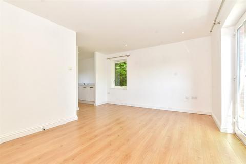 1 bedroom flat for sale, Hillbury Road, Whyteleafe, Surrey