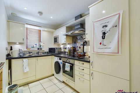 2 bedroom flat for sale, Grand Parade, Meads, Eastbourne, BN21