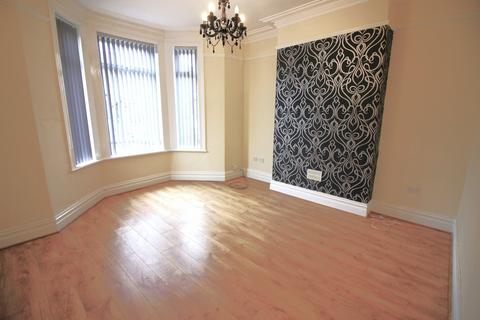 3 bedroom semi-detached house to rent, Linaker Street, Southport, PR8