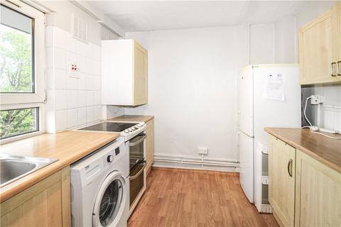 3 bedroom apartment to rent, Stoford Close, London, SW19