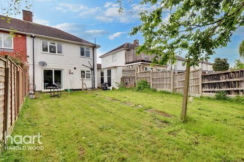 32 Retford Road, Romford, RM3 9NB