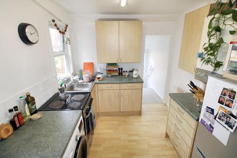 3 bedroom flat for sale, Tosson Terrace, Heaton, Newcastle upon Tyne, Tyne and Wear, NE6 5EA