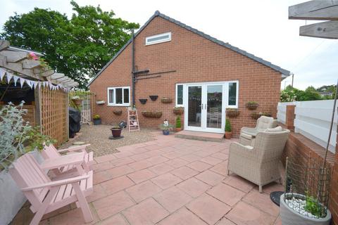 4 bedroom bungalow for sale, Parkfield Way, Mirfield, West Yorkshire, WF14