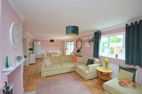 4 bedroom bungalow for sale, Parkfield Way, Mirfield, West Yorkshire, WF14
