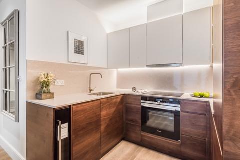 2 bedroom apartment to rent, Berwick Close London W13