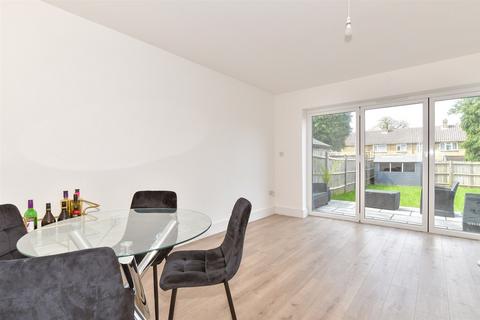 2 bedroom detached house for sale, Speedwell Avenue, Chatham, Kent