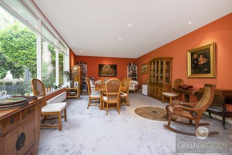 4 bedroom bungalow for sale, Princes Way, SW19