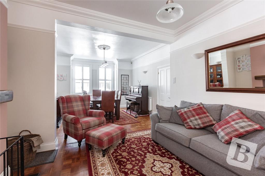 Living/Dining Area