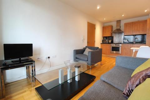 2 bedroom flat to rent, Crown Point Road, Leeds, UK, LS9