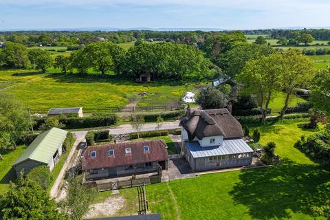 4 bedroom detached house for sale, Wooden House Lane, Pilley, Lymington, SO41