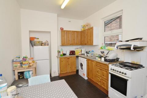 4 bedroom terraced house to rent, Rippingham Road, Manchester M20