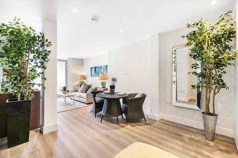 2 bedroom flat to rent, Berwick Close London W13