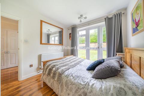 31 Harleyford, Bromley, BR1 3HW