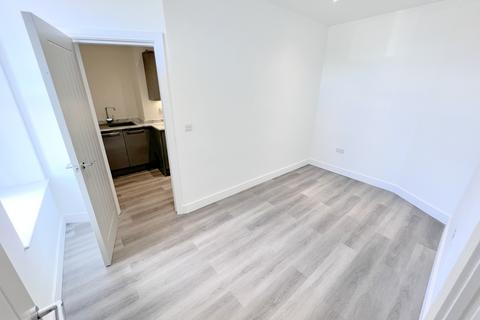 2 bedroom apartment to rent, Bury , Bury BL9