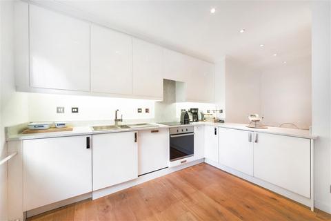 3 bedroom flat for sale, Cranmer Court, Whiteheads Grove, SW3