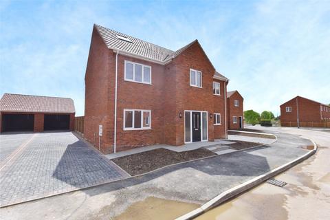 5 bedroom detached house to rent, White Horse Drive, West Row, Bury St. Edmunds, Suffolk, IP28
