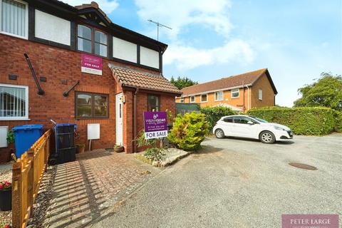 2 bedroom end of terrace house for sale, 15 Juniper Way, Rhyl, LL18 4GG