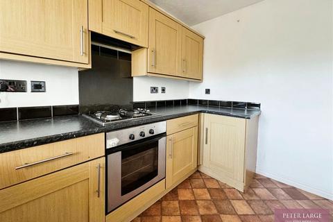 2 bedroom end of terrace house for sale, 15 Juniper Way, Rhyl, LL18 4GG