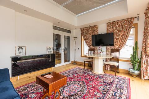 188 Duddingston Park South, Edinburgh, EH15 3EH